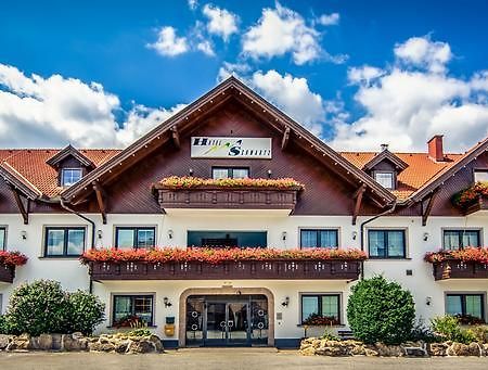 Hotel Restaurant Schwartz Neusiedl am Steinfelde Extérieur photo
